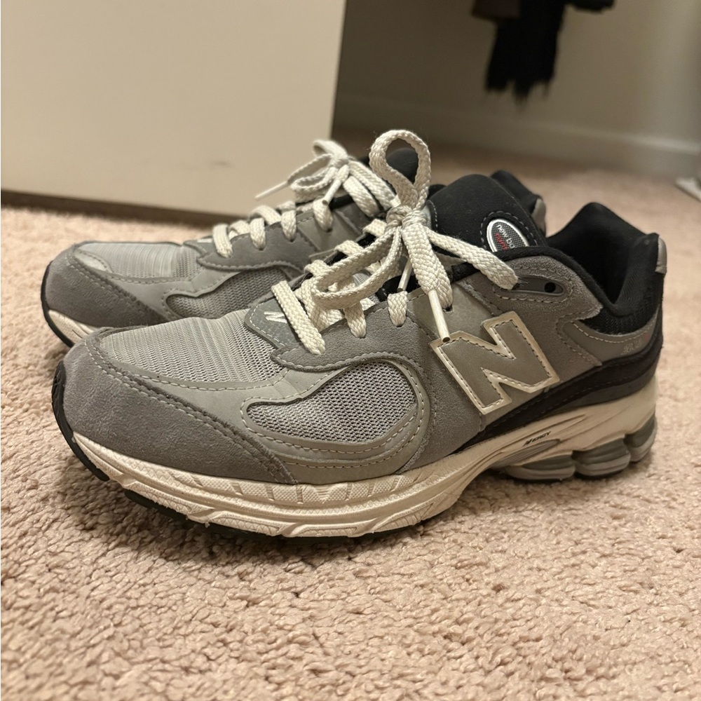 New Balance 2002r